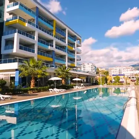 Lory Queen Luxury Apartment Near The Sea